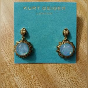 Kurt Geiger NWT Stunning Large Irradscent Stone Stud Earrings